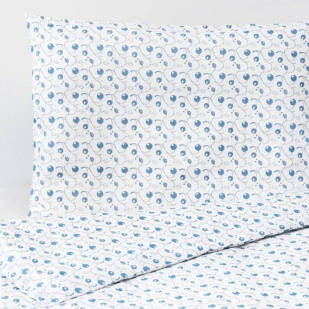 Gulsparv Duvet Cover